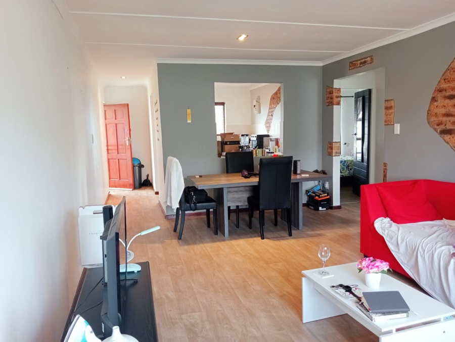 To Let 2 Bedroom Property for Rent in Sandbaai Western Cape